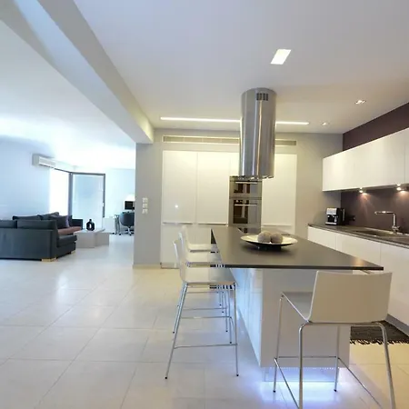 Spacious Fully Equipped 3Bd 2Bath Apt In The Heart Of City With Balconies Ac And Fast Wifi #2 Heraklion  Exterior photo