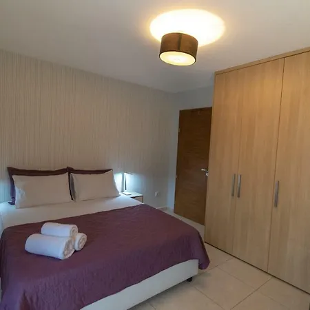 Spacious Fully Equipped 3Bd 2Bath Apt In The Heart Of City With Balconies Ac And Fast Wifi #2 Heraklion  Exterior photo