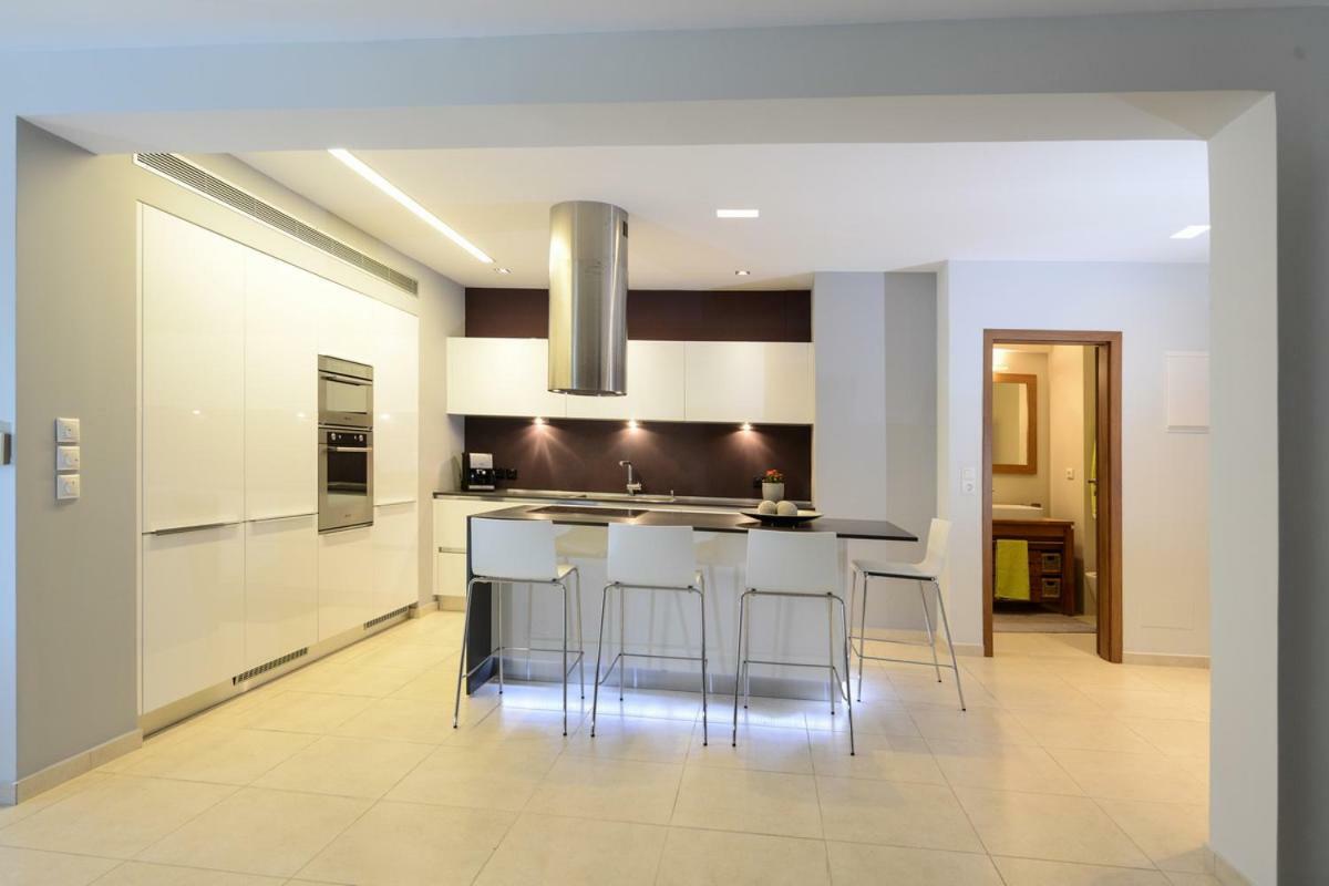 Spacious Fully Equipped 3bd 2bath In The Heart Of With Balconies Ac And Fast Wifi #2 Apartment *