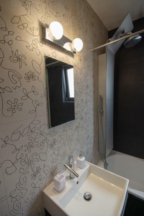 Spacious Fully Equipped 3bd 2bath In The Heart Of With Balconies Ac And Fast Wifi #2 Apartment *